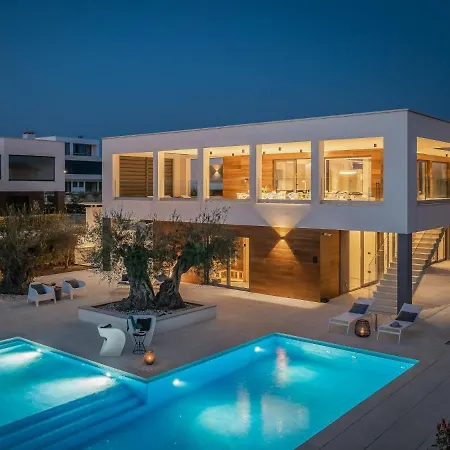Old Olive Ii By Interhome