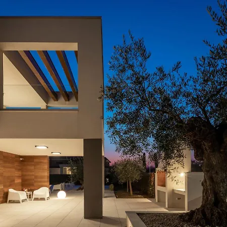 Old Olive Ii By Interhome *